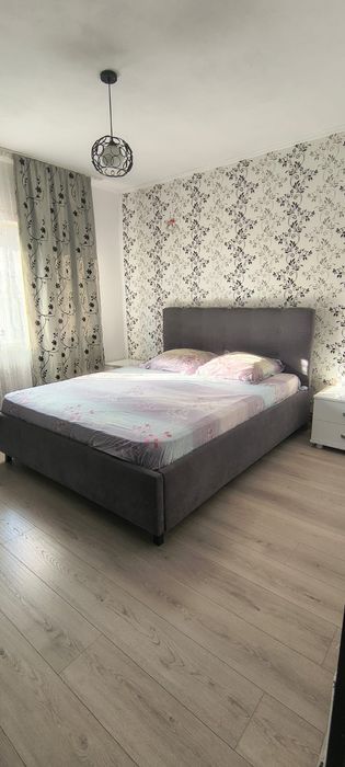 Inchiriez apartament 3 camere