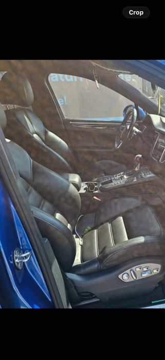 Porsche Macan 440 cp Turbo Performance avariat
