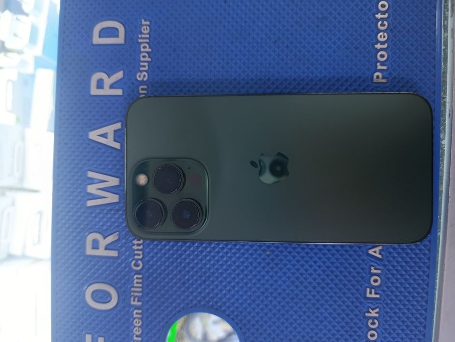 iPhone 13 pro Alpine Green