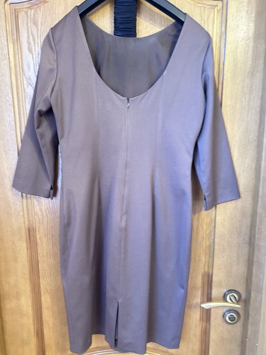 Платье нарядное из плотной ткани