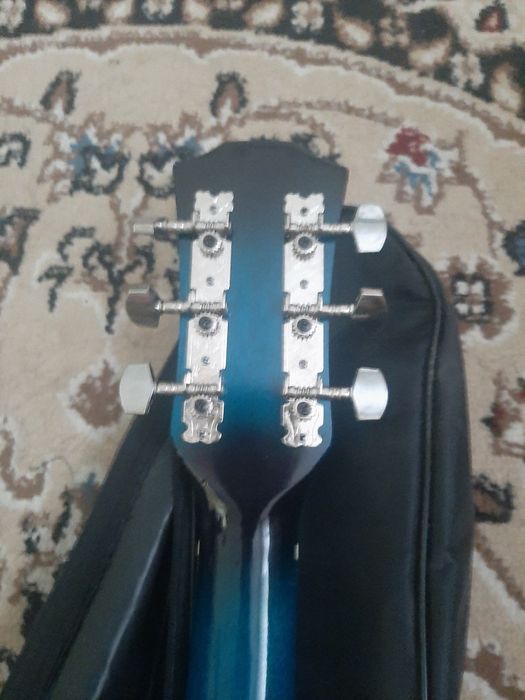 Акустическая гитара