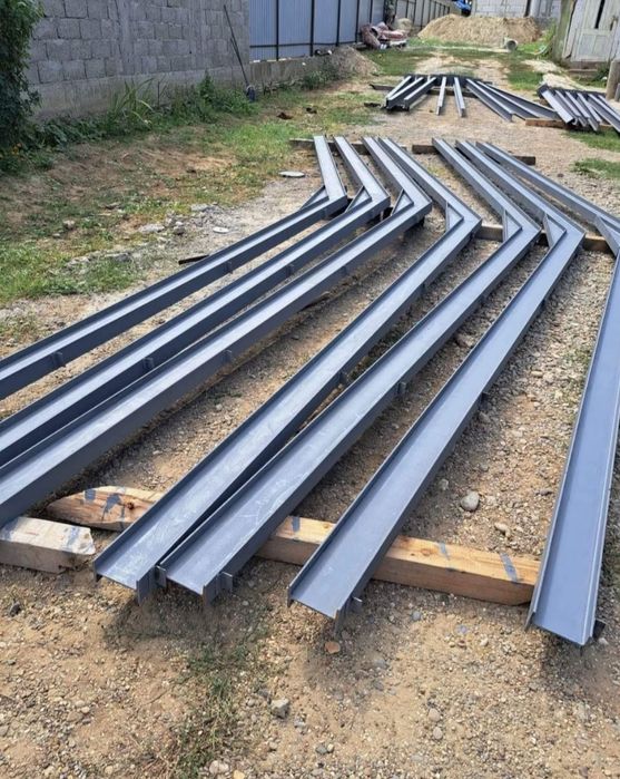 Vând 5ferme metalice cu deschidere de10m și 10stalpi din profil ipe160