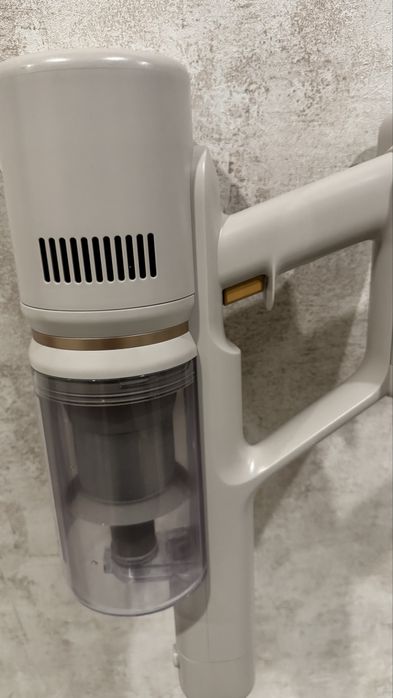 Пылесос вертикальный Dreame U10