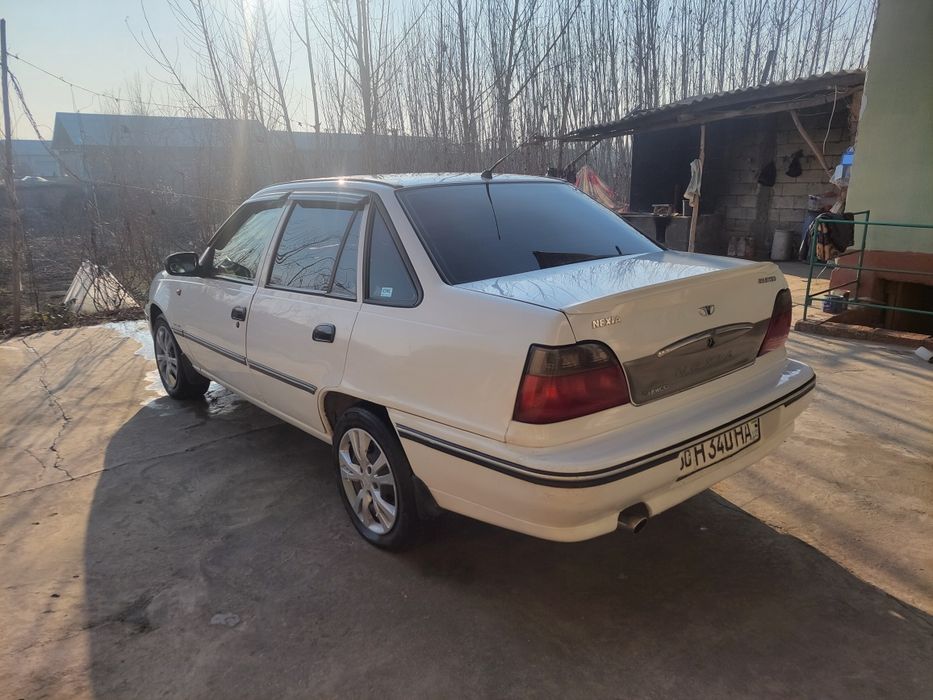 Moshina zoʻr pul zaril