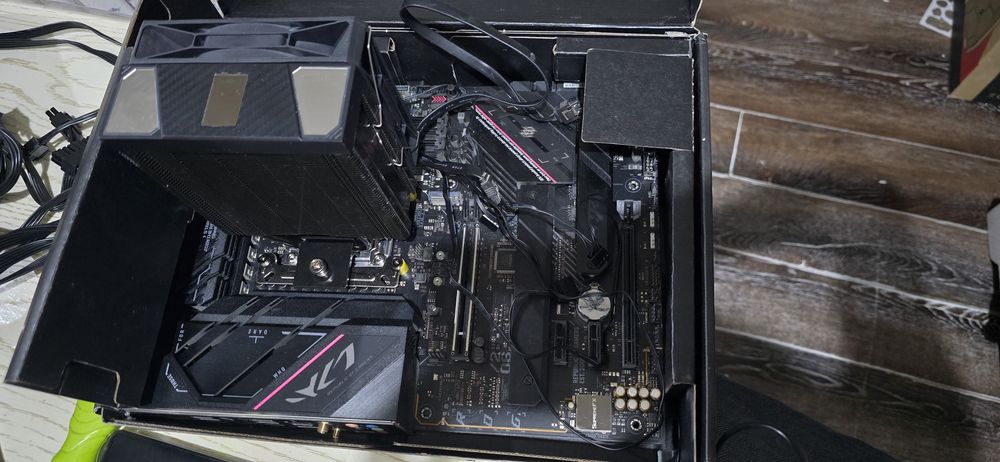 Комплект плата  asus rog strix b650 кулер и amd ryzen 5 7500f