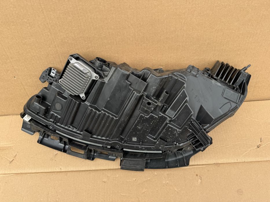 Фар Tesla Model 3 Highline - 2024