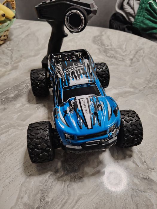 Masinuta cu telecomanda