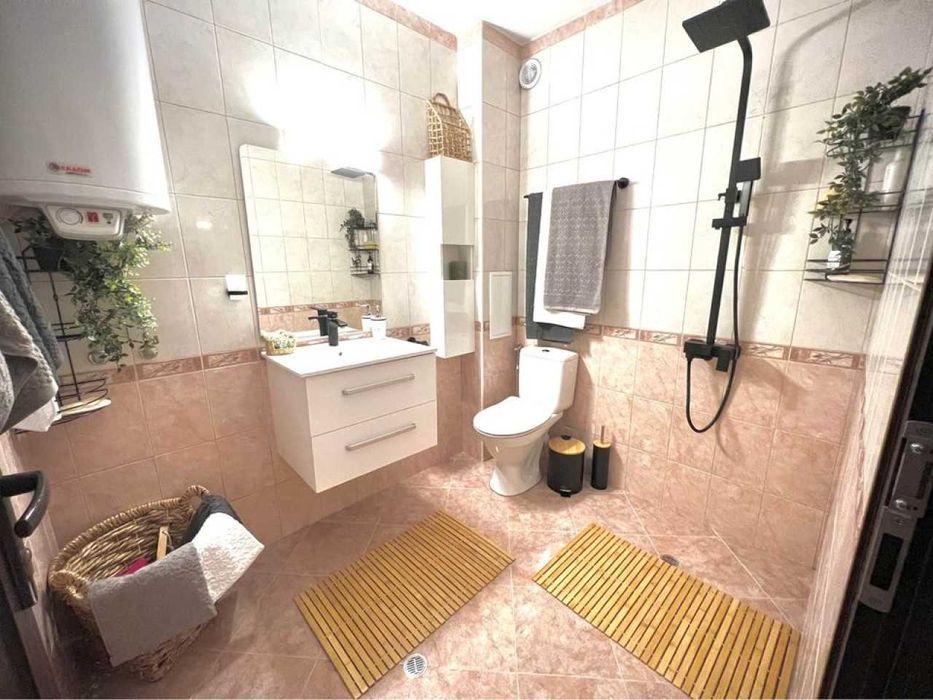 Продава се Тристаен апартамент в Пловдив, Южен - 95 кв.м за 2053 €/кв.м - Снимка #6