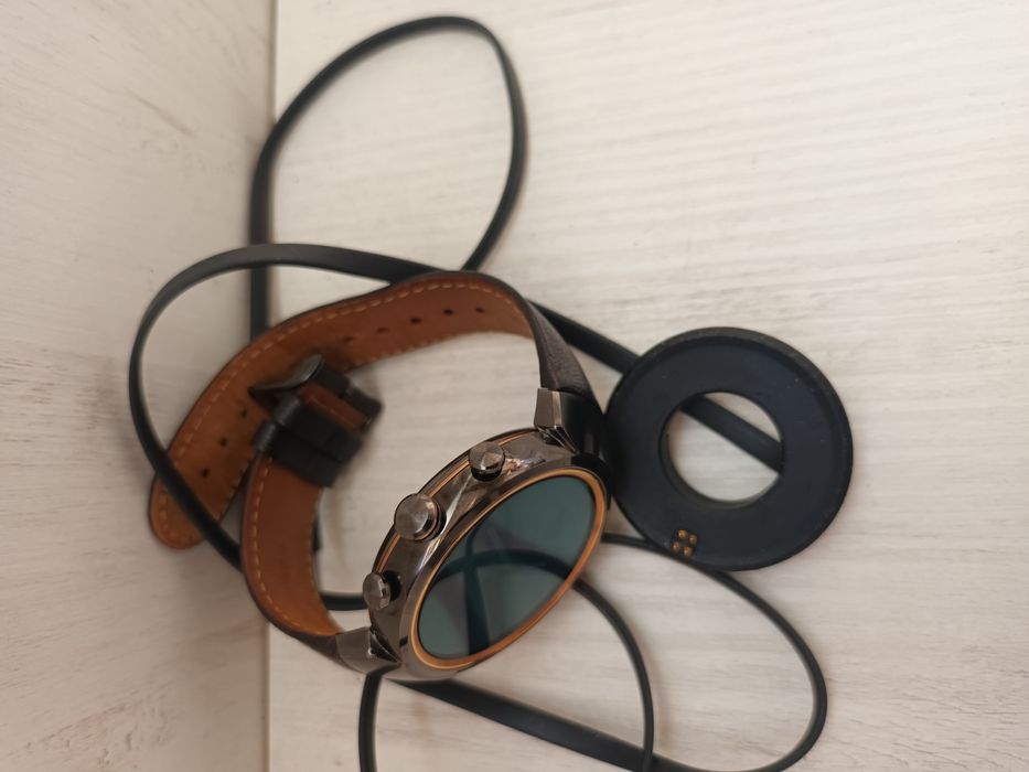 Смарт часовник ASUS Zen Watch 3