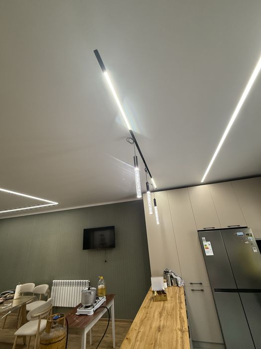 Натяжные потолки .