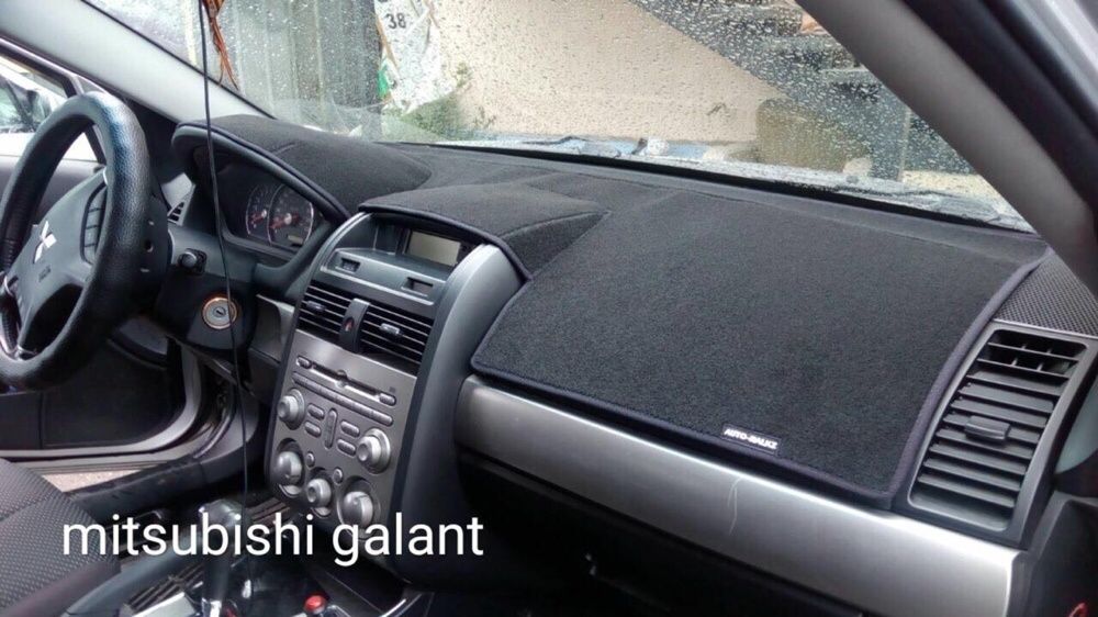 Коврик на панель(приборов)