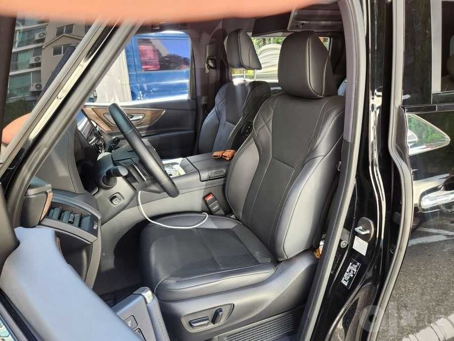 Toyota Alphard 2.5 Hybrid 4WD Executive