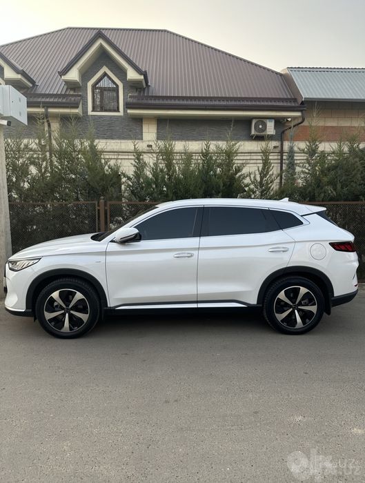 Byd Song plus sotiladi srochna pul kere