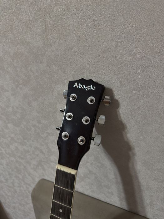 Аккустическая гитара Adagio