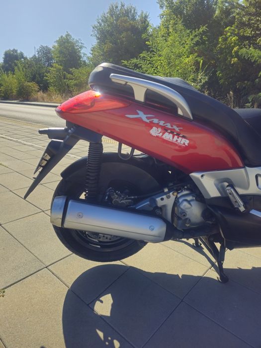 Yamaha X-Max 250