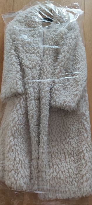 Палто Elisabetta Franchi, модел "teddy", мръсно бял