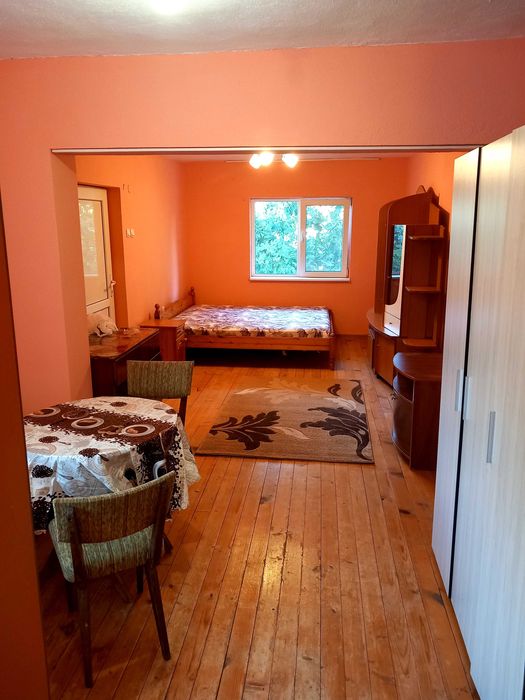 Дава се под наем Едностаен апартамент в Варна, Аспарухово - 30 кв.м за 204 € - Снимка #1