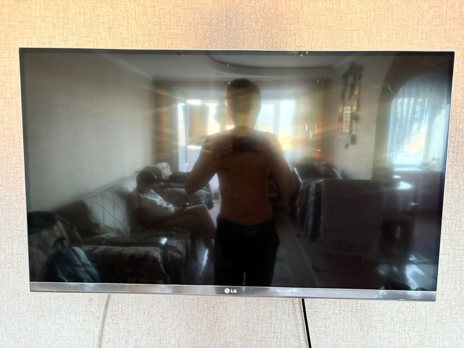 Телевизор бренда LG