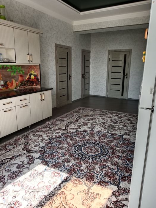 КОГОН Шахар ФАКЕЛДА 3хонали Уй сотилади.Пули йуклар безовта килмасин