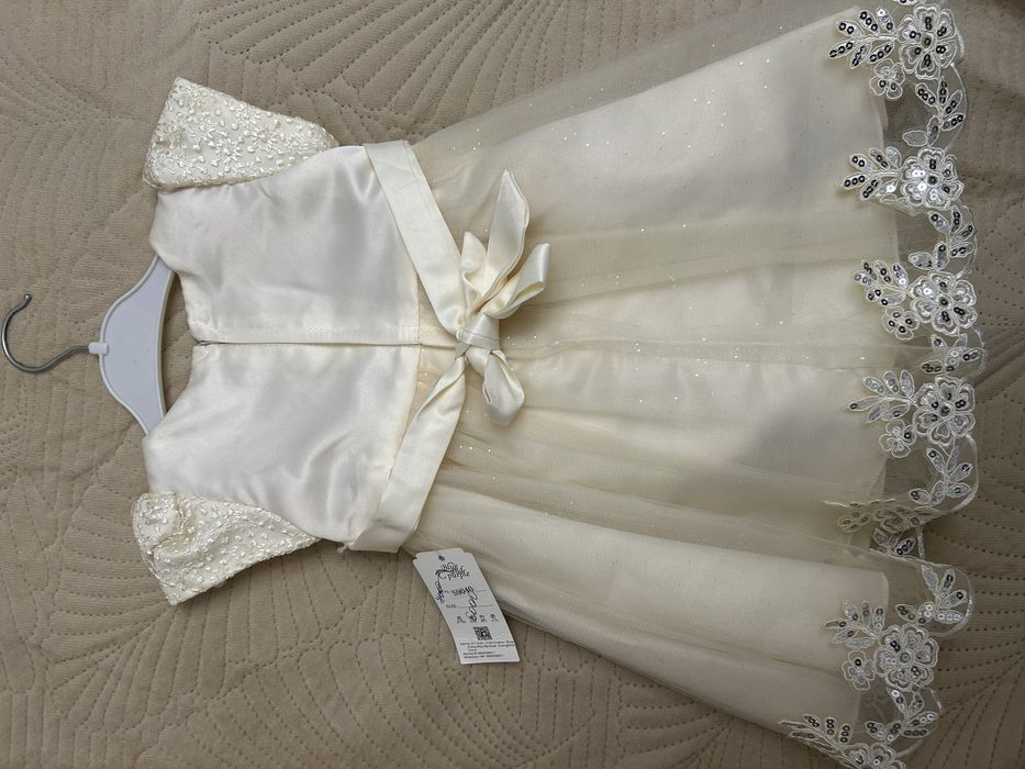 Продам детские платья