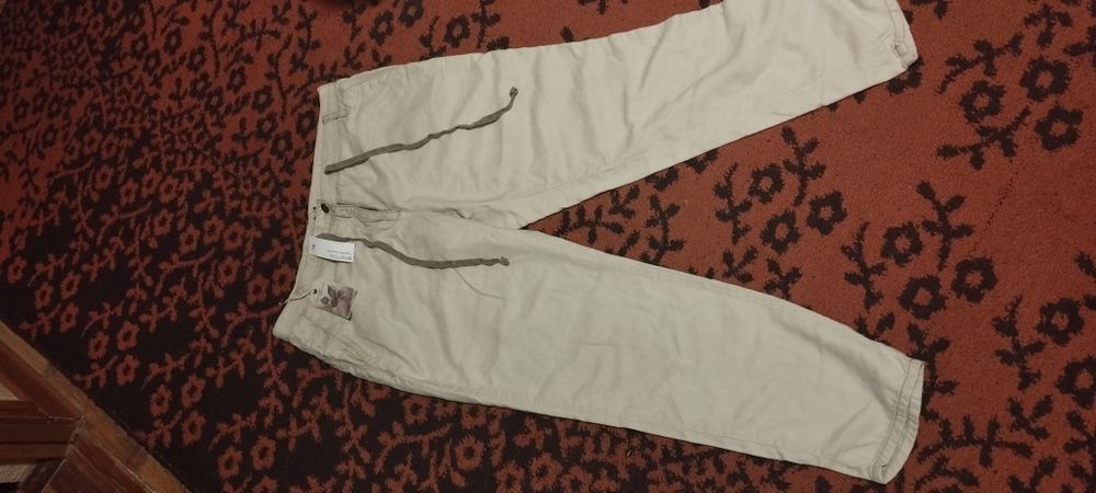 Брюки женские фирма Beneton, 46р. Новые