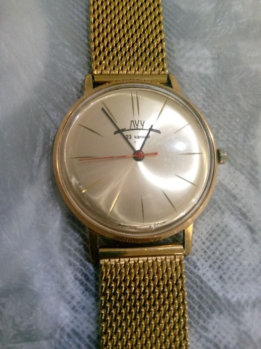 Золотые мужские часы Луч.