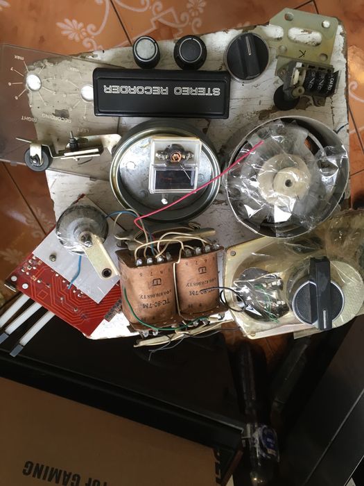 Vand piese si lampa PL 500 functionale din dezmembrari aparate vechi .