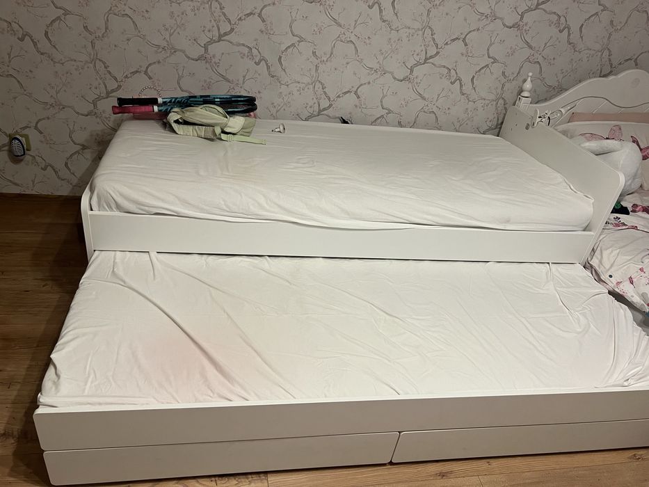 Легло /двойно/от IKEA 90/200+ матраците