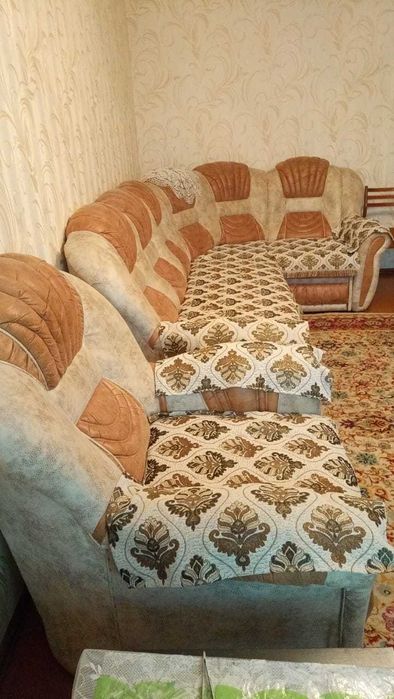 Угловой диван и кресло