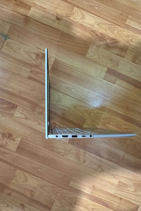 Laptop Asus Vivobook i5