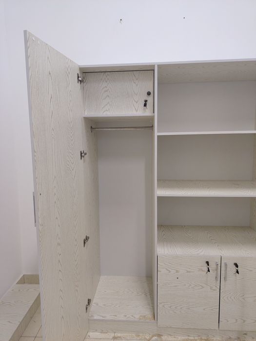 Шкаф  высота 2000 длина 2000 ширина600мм