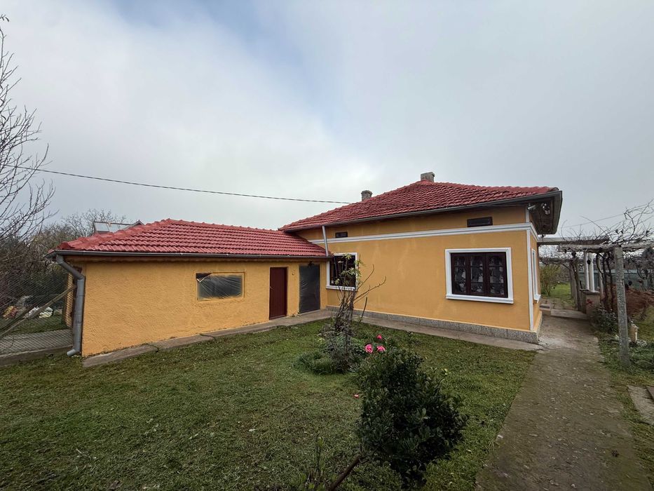 Продава се Къща в с. Люляково, Област Добрич - 218 кв.м за 129 €/кв.м - Снимка #1