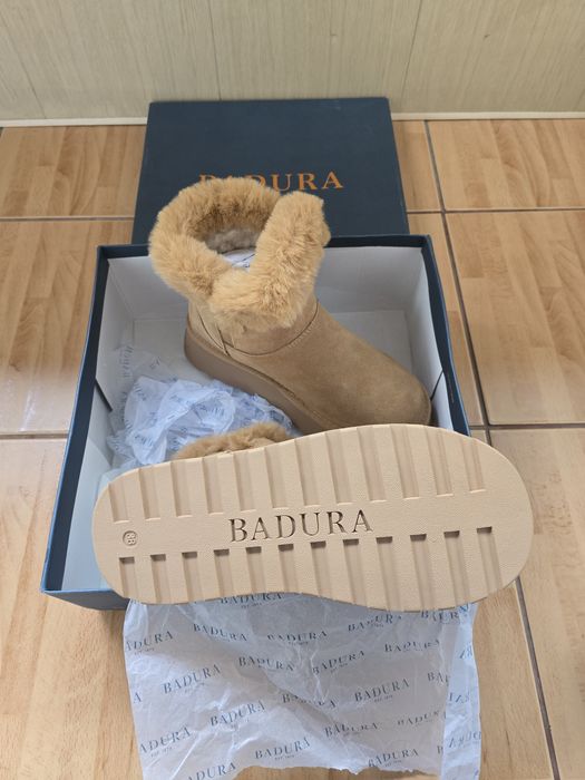 UGG Badura din piele