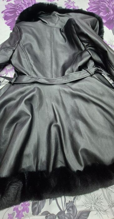 Черно зимно яке естествена кожа еко пух. Ново Размер Л Цена 250 лв.