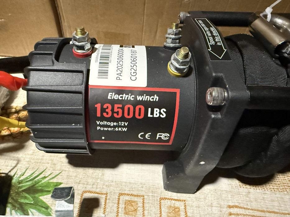 Troliu winch auto suv platforma  13500lbs 6100Kg