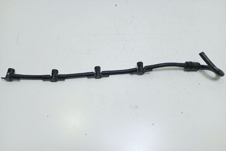 Rampa  retur injectoare  928301101 Volkswagen VW Passat B6 seria