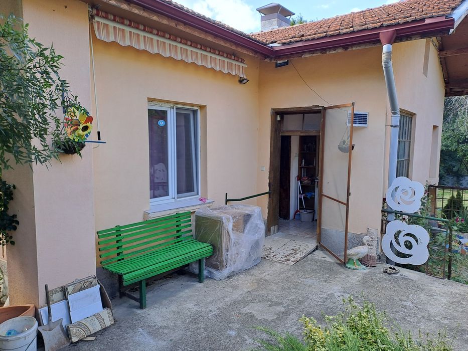 Самостоятелна къща в с. Мещица от Собственик