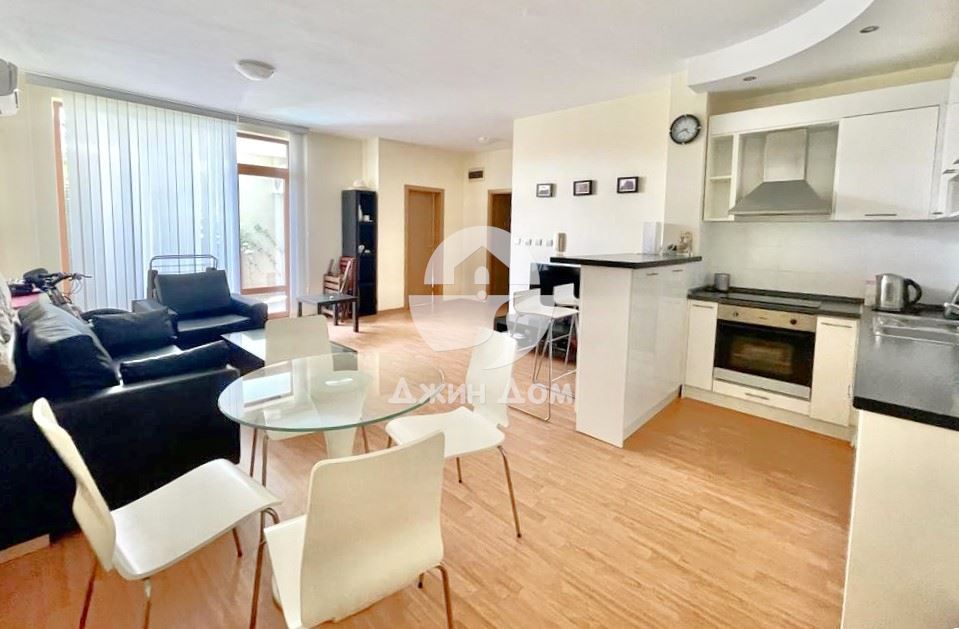 Продава се Двустаен апартамент в Свети Влас - 78 кв.м за 1449 €/кв.м - Снимка #2