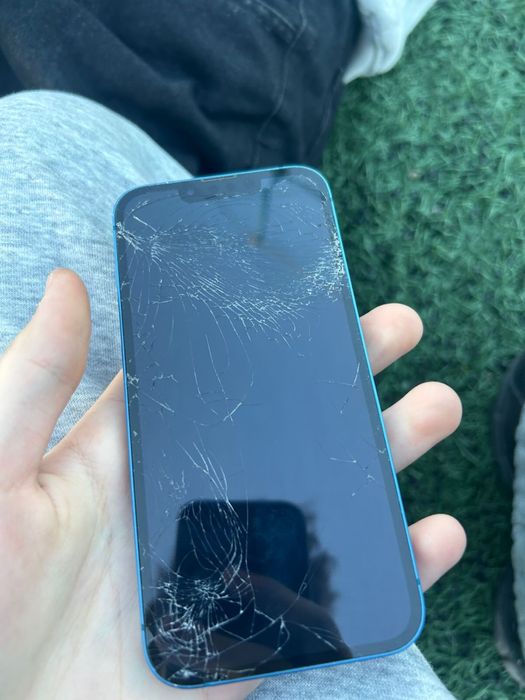 продам Iphone 13