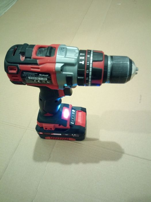 професионален безчетков ударен винтоверт+батерия и зарядно