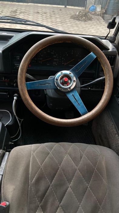 Продам машину Delica