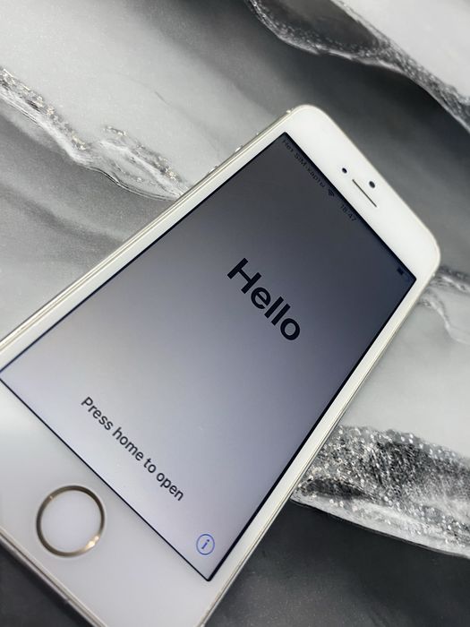 продам айфон 5s срочно