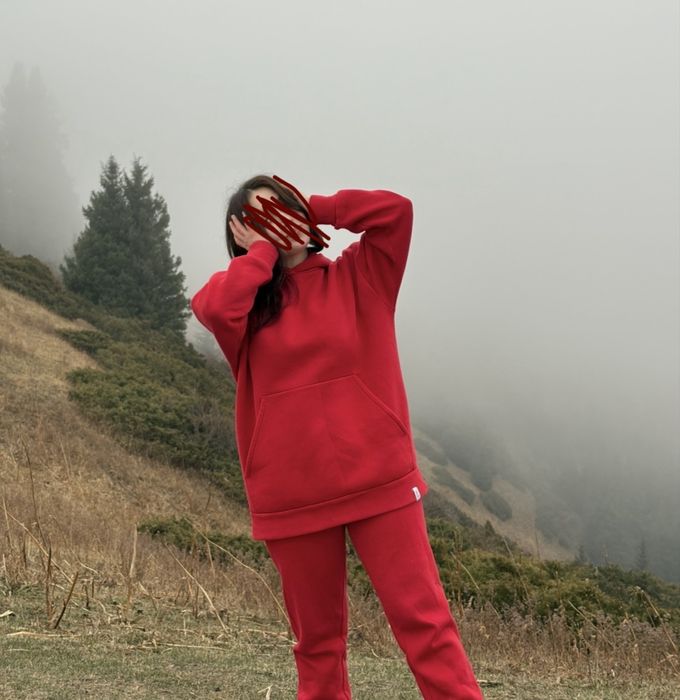 Брендовый спортивный костюм