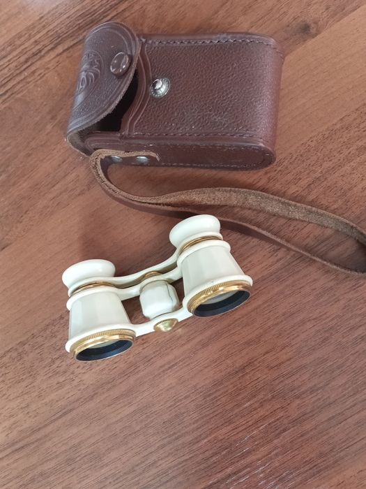 Бинокль продам срочно