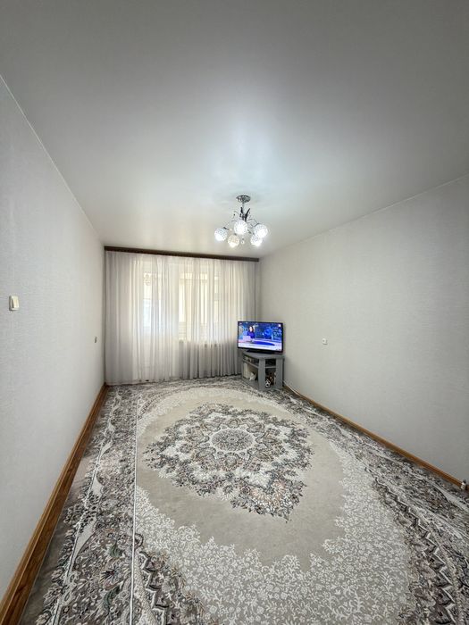 Продается 2-х комн.кв , 2 этаж Универмаг