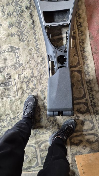 Оригинална Средна Конзола с Подлакътник за БМВ 1 серия 2003- 2013г