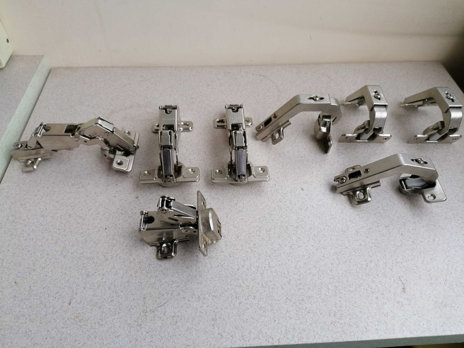 Панти за мебели-метални