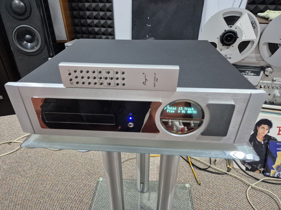 Cayin CDT 17A CD Player pe lampi