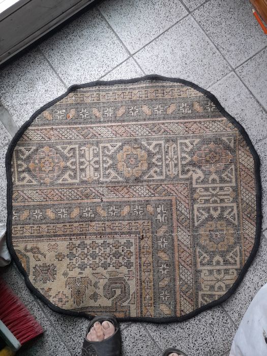 Килимче , тип персийско 68/68см