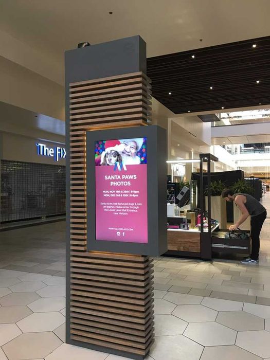 Рекламные и информационные стойки буклетницы